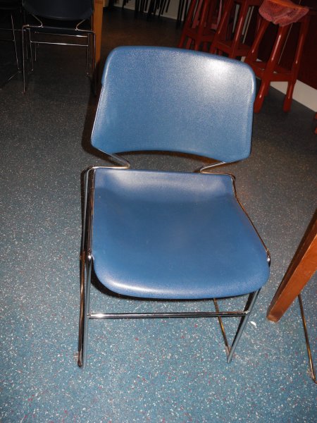 Nieuwe stoelen in de CR Stoelen CR